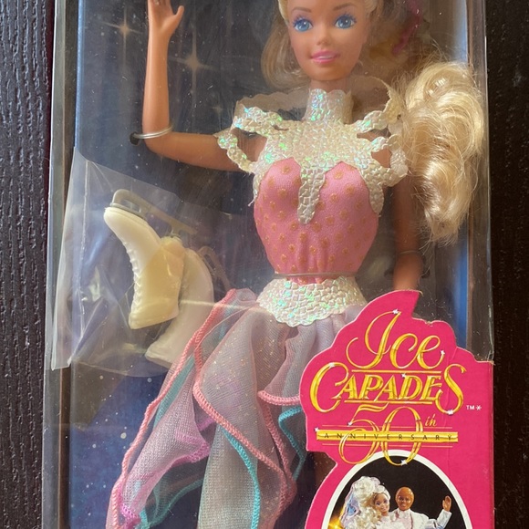 NRFB Vintage 1989 Ice Capades Barbie Doll ⛸ - Picture 3 of 13